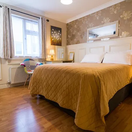 Bed & Breakfast Seacrest 3*