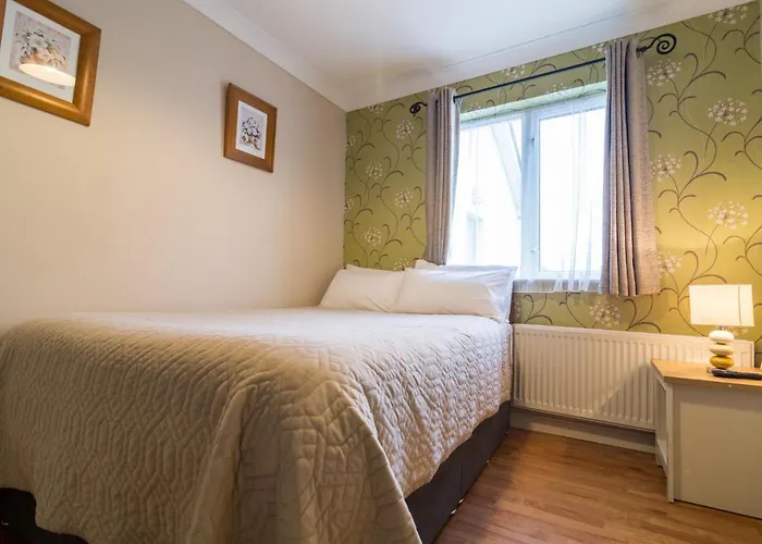 ベッド・アンド・ブレックファスト Seacrest 3*